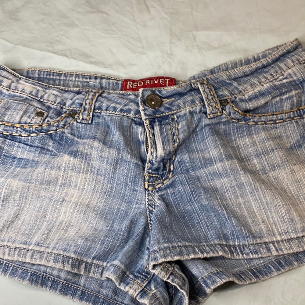 RED RIVET JEAN SHORTS